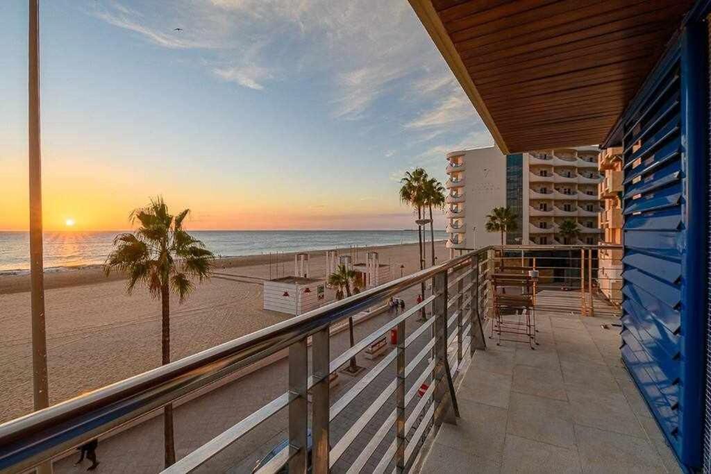 Preciado Apartamento Con Vistas Frontales Al Mar Кадис Экстерьер фото